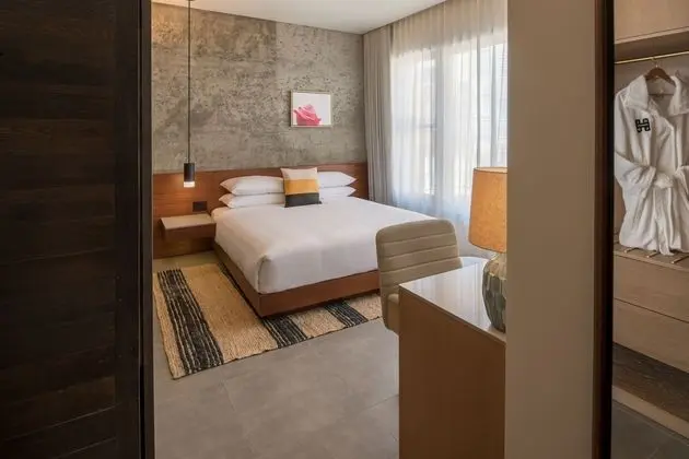Hi-Lo Hotel, Autograph Collection
