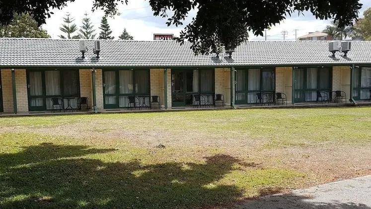 Hibiscus Lakeside Motel - Dış Mekan