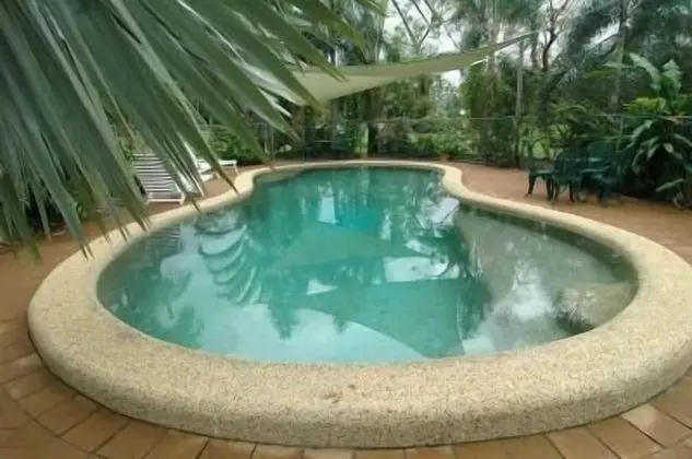 Hibiscus Lodge Bed & Breakfast - Havuz