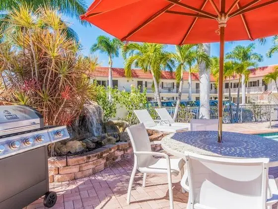 Hibiscus Suites Inn - Havuz