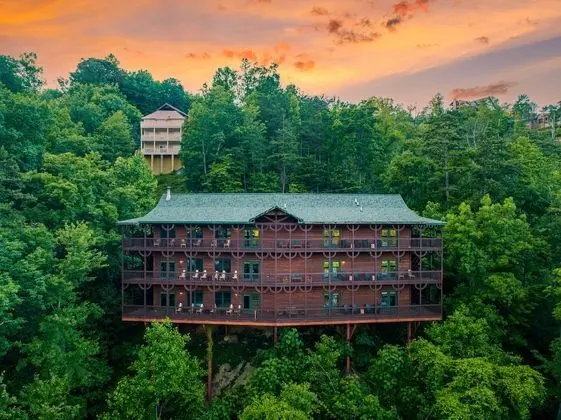 Hickory Ridge by Avantstay Incredible Private Elevated Cabin Sleeps 20!