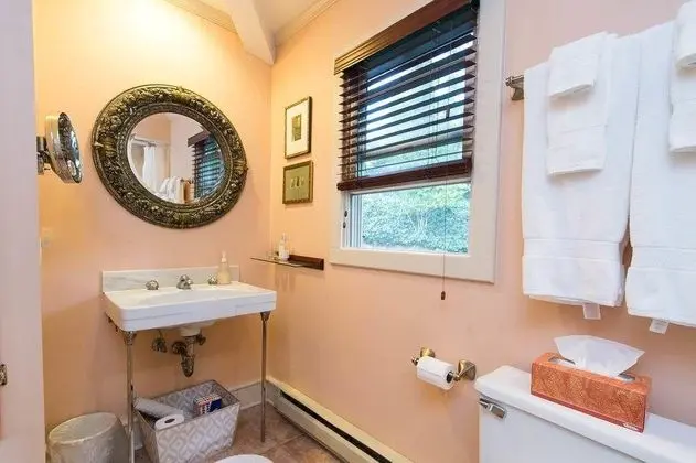 Hidden Garden Cottages Bed & Breakfast