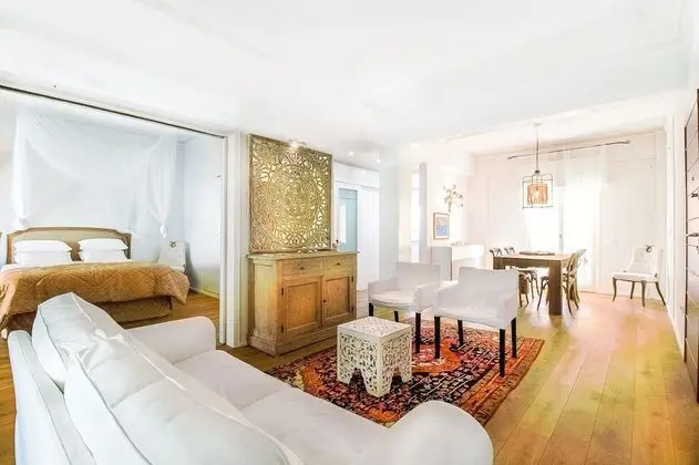 Hidden Gem 2 Bedroom near City Center