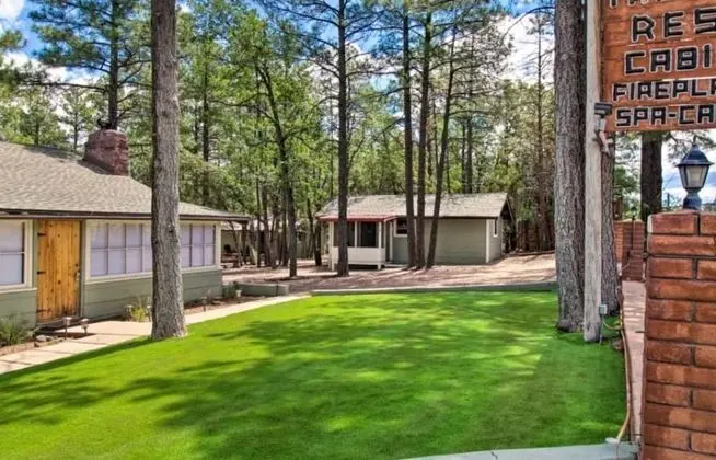 Hidden Rest Cabins & Resort