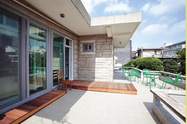 Hide & Seek Guesthouse