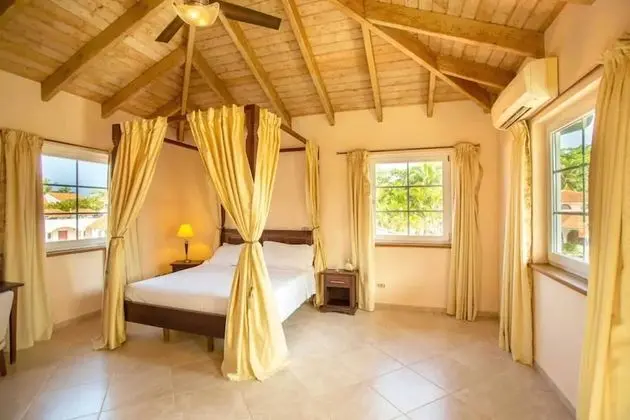 Hideaway Beach Properties by Caribe Stays - Oda