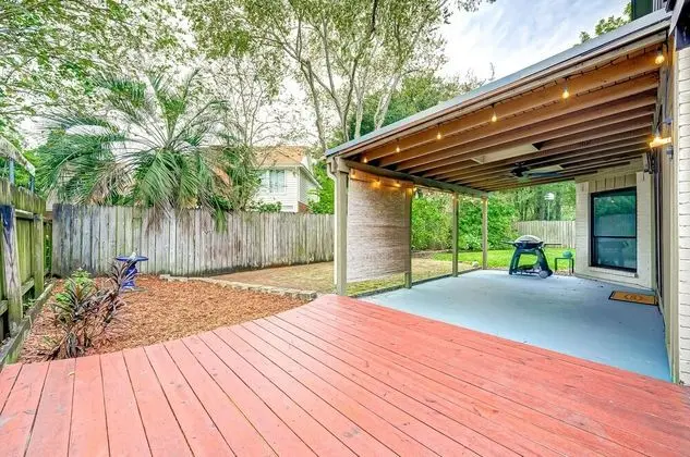 The Hideaway in El Lago, Home Gym, Rain Shower, King Bd, Sleeps 8, Space Center