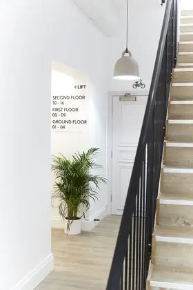 Hideout Apartment Hotel - Lobi