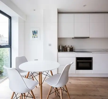 Hiding Space - Westgate Apartments - Mutfak