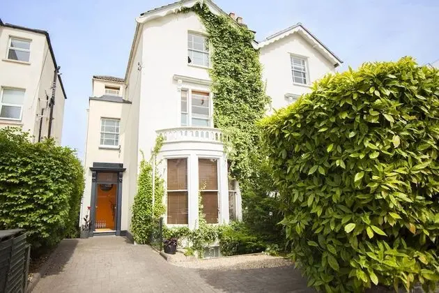 Higgihaus at Hampton Whole House 6 Bed