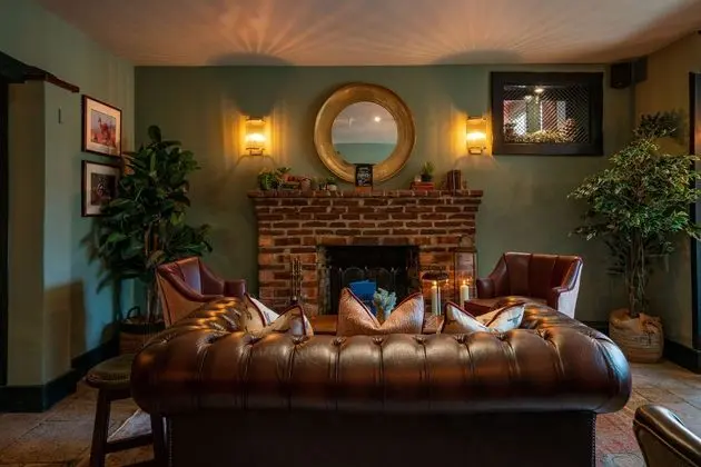 High Corner Inn - Lobi