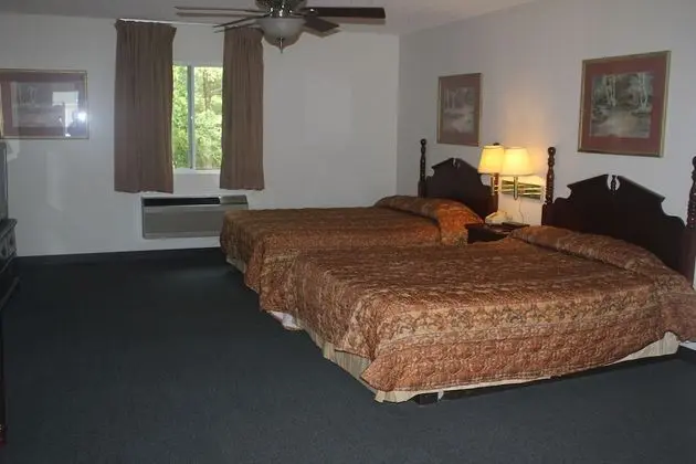 High Falls Hide-A-Way Lodging - Oda