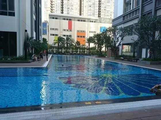 High-floor River-view Apartment - Havuz