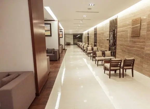 High-floor River-view Apartment - Lobi