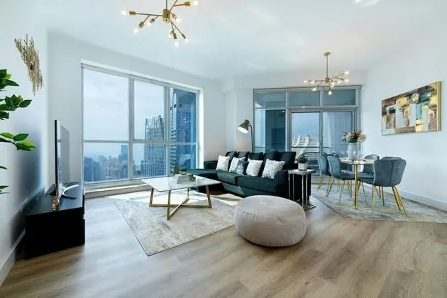 High-floor Trendy Apt w Marina Palm Ocean Vws