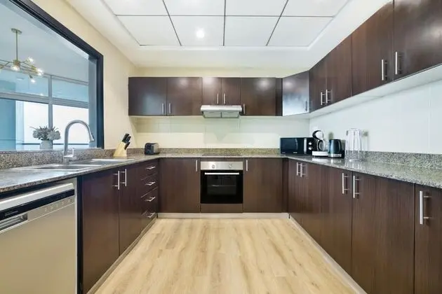 High-floor Trendy Apt w Marina Palm Ocean Vws - Oda
