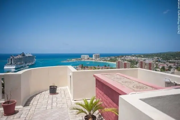 High Level Suites at Columbus Heights