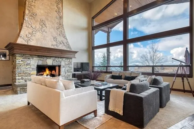 High Meadow by Avantstay Alpine Views w/ Indoor Pool, Hot Tub & Open Floor Plan - İç Mekan