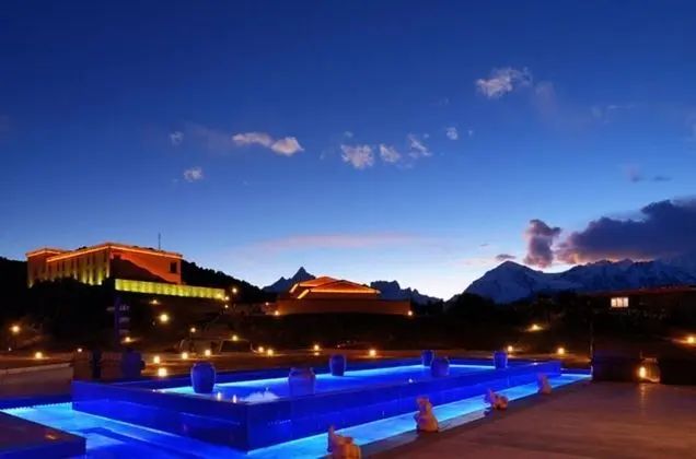 High Mountain Resort - Deqin