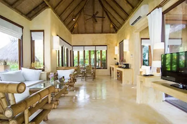 High Season Pool Villa & Spa - Lobi