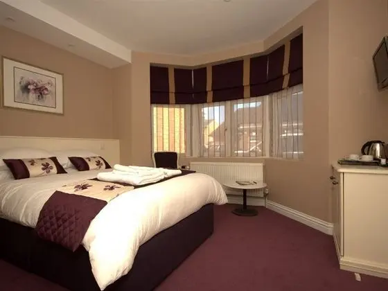 Highclere Hotel