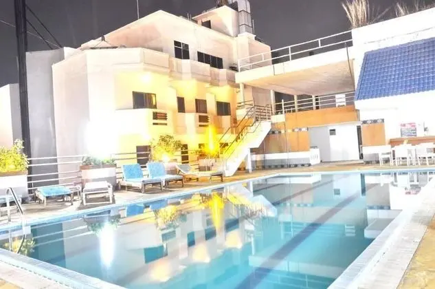 Highfive Hotel
