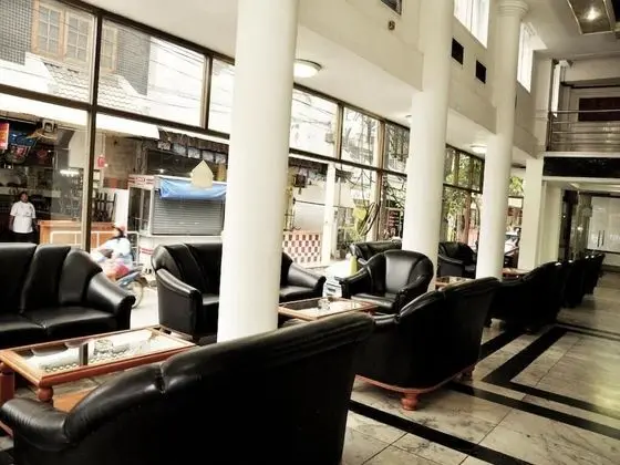 Highfive Hotel - Lobi