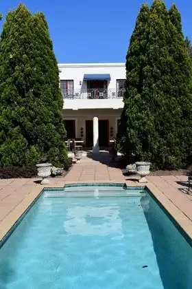 Highgrove Guesthouse - Havuz