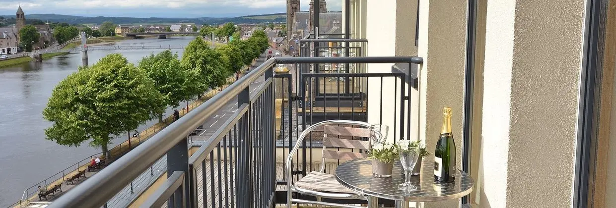Highland Apartments by Mansley