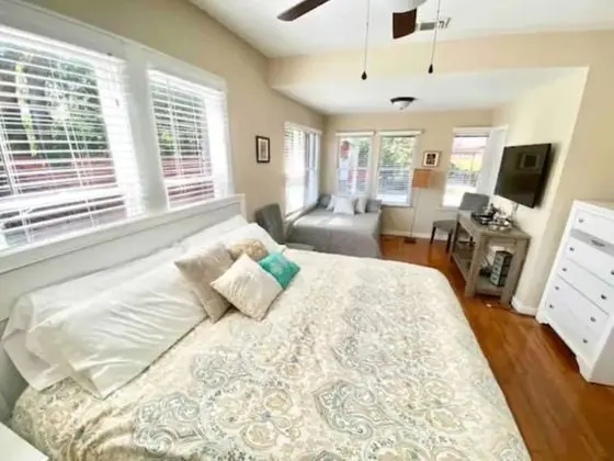 The Highland House 5BR Huge Patio 2 Miles to DT - Oda