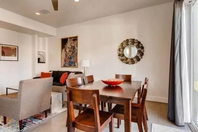 The Highland Square Experience Lohi Townhome With Hot Tub - Yerinde Yemek