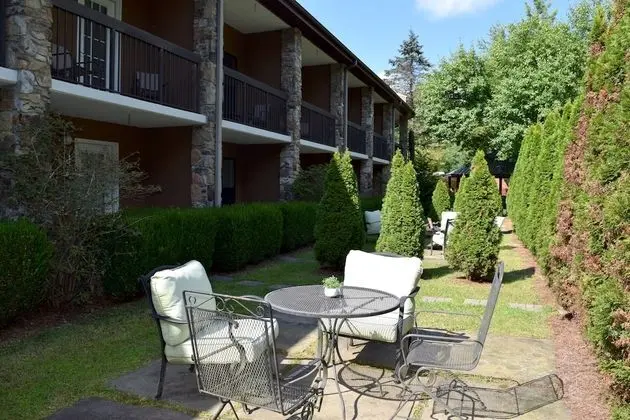 Highlands Inn Lodge