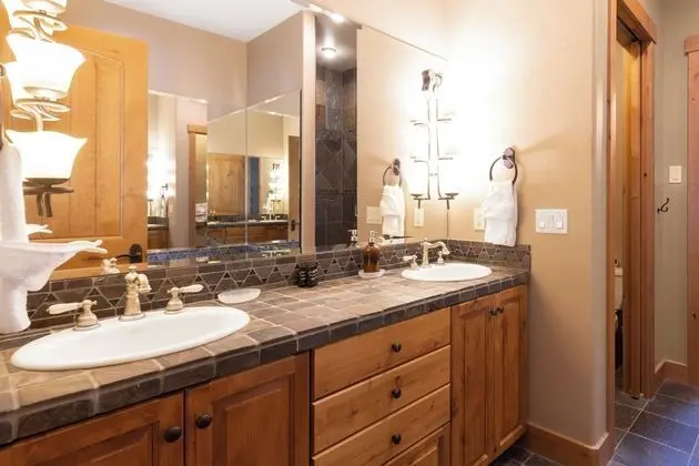 Highline by Avantstay Breathtaking Mountain Home w/ Hot Tub & Views - Banyo Özellikleri