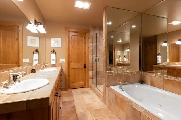 Highline by Avantstay Breathtaking Mountain Home w/ Hot Tub & Views - İç Mekan
