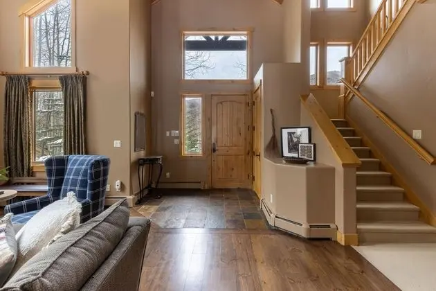 Highline by Avantstay Breathtaking Mountain Home w/ Hot Tub & Views - İç Mekan