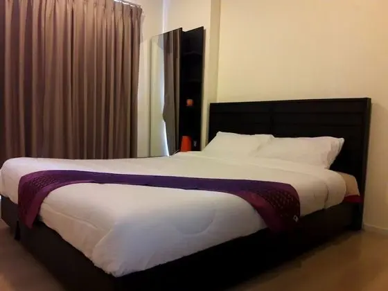 Highrise Cityview Aspire Condo Gym Pool - Oda
