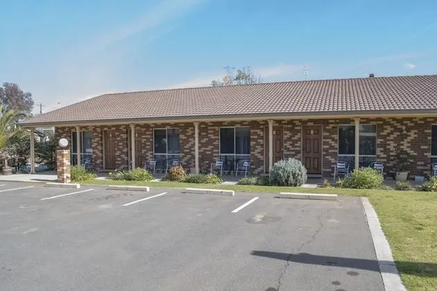 HIGHWAY INN MOTEL