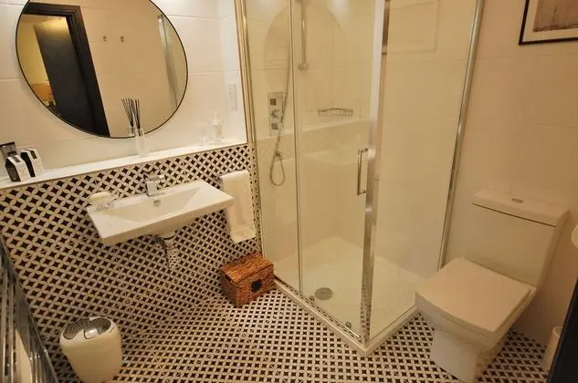 Highwood House - Luxury Cottage Hot Tub Sea Views - Banyo Tipleri