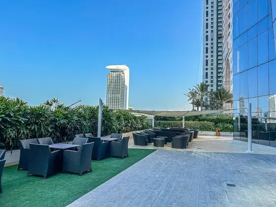 HiGuests - Damac Heights - Havuz