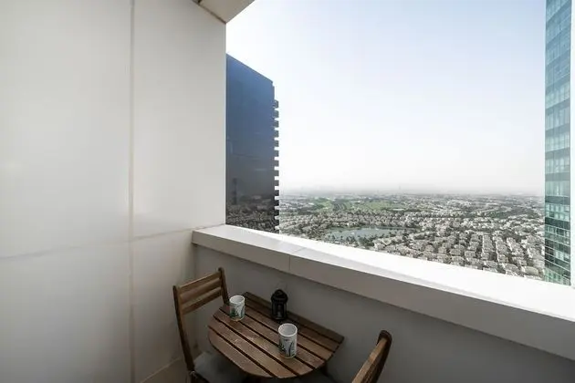 HiGuests - Lakeshore Tower