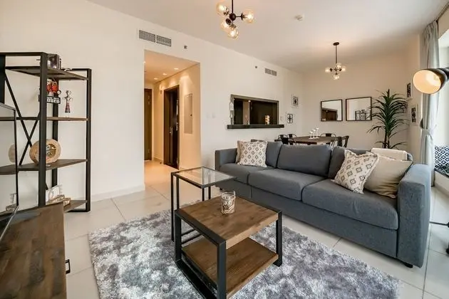 HiGuests - The Lofts Tower