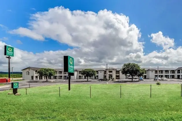 Hill Country Inn and Suites