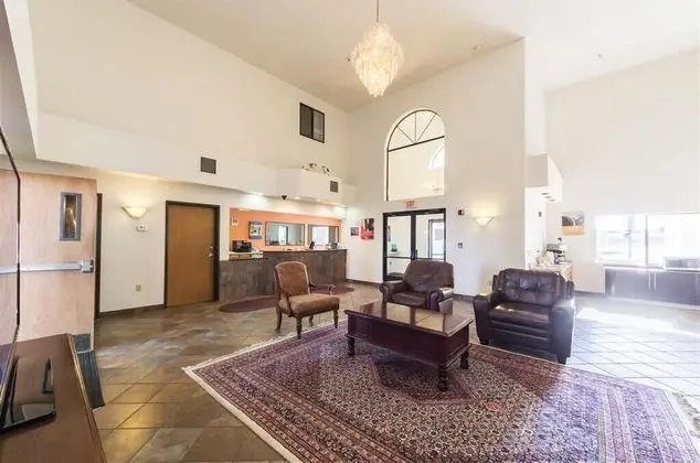 Hill Country Inn and Suites - İç Mekan