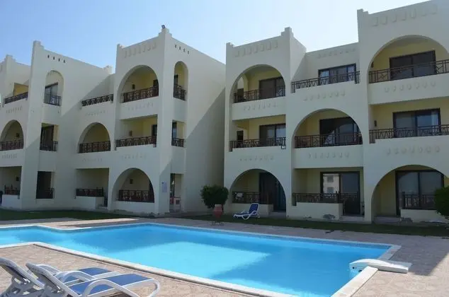 The Hill View Apartment - Havuz