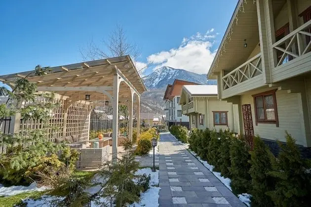 HILLS POLYANA Hotel & SPA - Dış Mekan