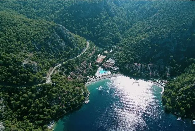 Hillside Beach Club - 2
