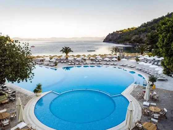 Hillside Beach Club - 4