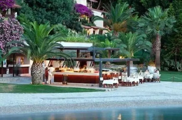 Hillside Beach Club - 9