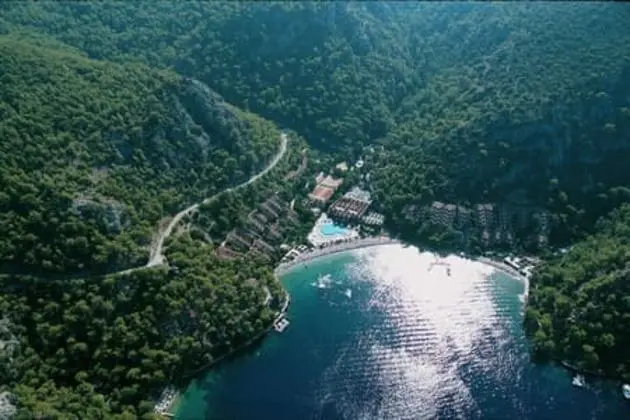 Hillside Beach Club - 10