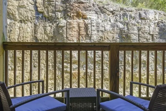Hillside Lodge